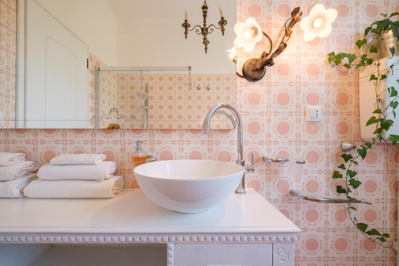 Fabula Rooms 3 Suites With Private Bathroom Bolonya Dış mekan fotoğraf