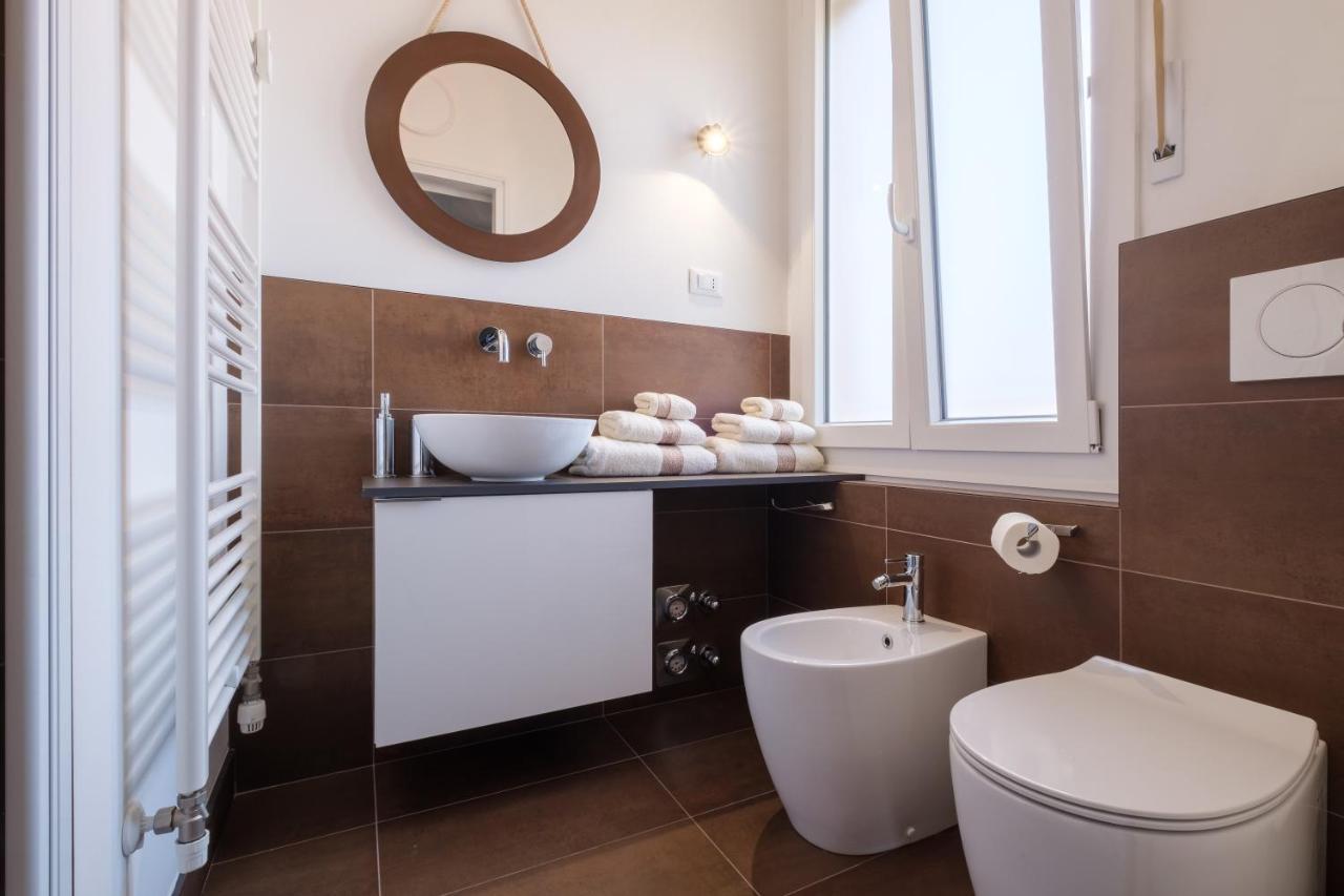 Fabula Rooms 3 Suites With Private Bathroom Bolonya Dış mekan fotoğraf